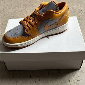 Nike Gray Sneakers with Classic Basketball Silhouette